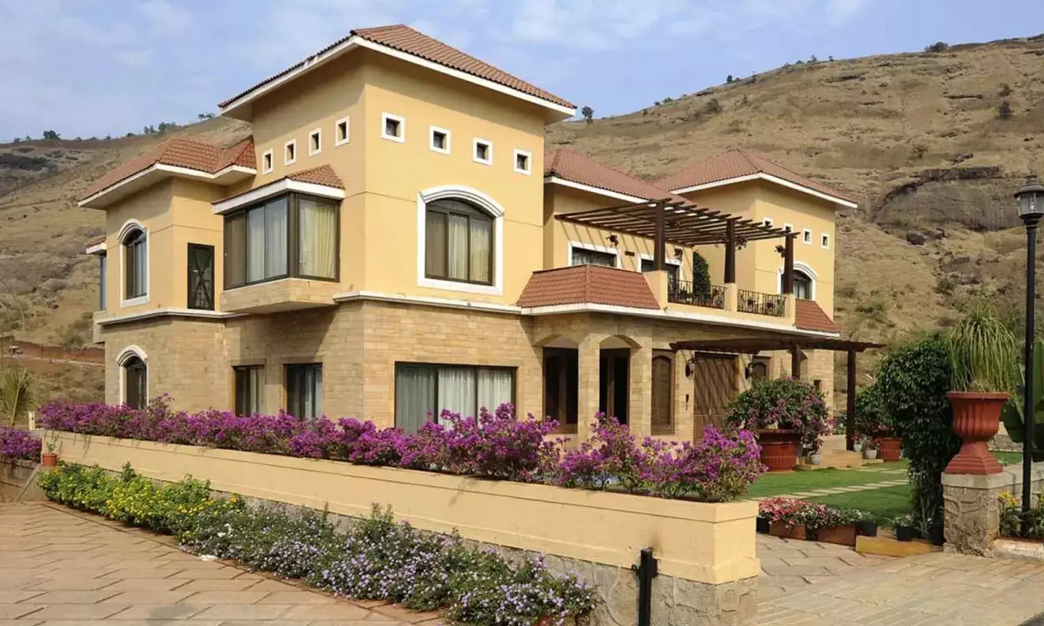 Della Villas Della Villas